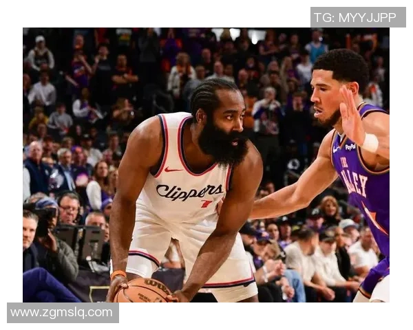 快船遭遇四连败!布克表现出色,格林伤退,科林斯高效,哈登全队最低得分 快船遭遇四连败!布克表现出色,格林伤退,科林斯高效,哈登全队最低得分